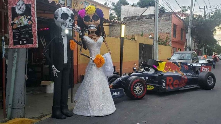 Piñata del coche de Checo Pérez