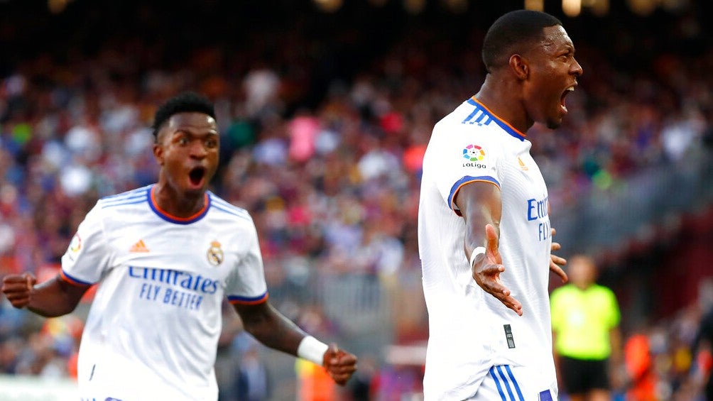 David Alaba jugando con el Real Madrid 