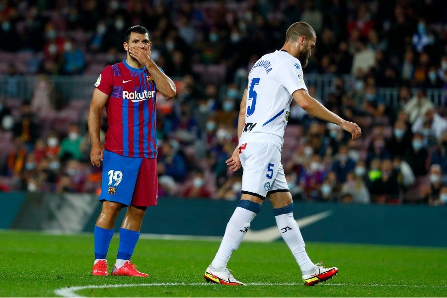 Kun Agüero durante un partido con el Barcelona