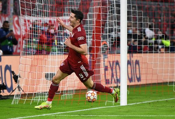 Robert Lewandowski en festejo con el Bayern