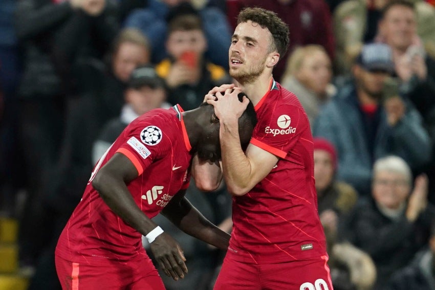 Jota y Mané celebrando el segundo gol del Liverpool