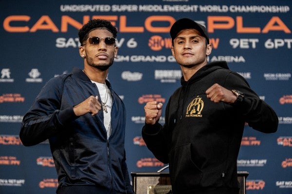 Elvis Rodriguez posa junto a Juan Pablo “Pivi” Romero