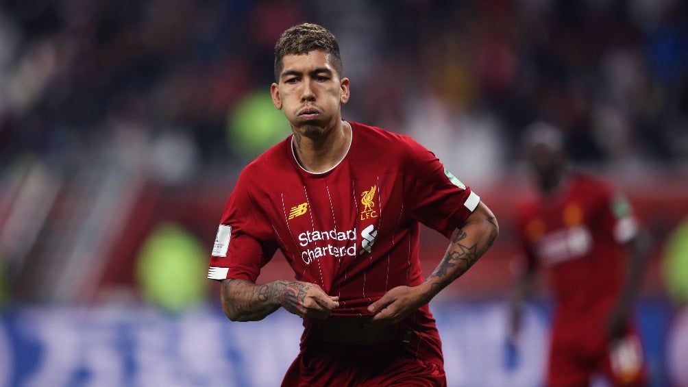 Roberto Firmino festejando gol con el Liverpool