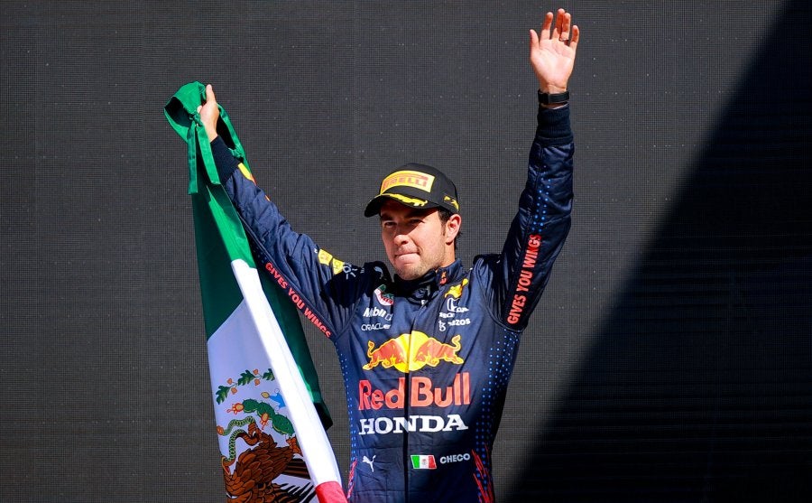 Checo Pérez en el podio del GP de México