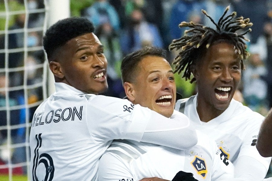 Javier Hernández durante un partido con LA Galaxy