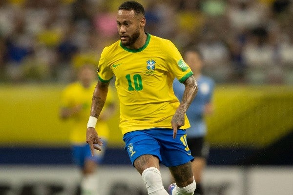 Neymar en acción con Brasil