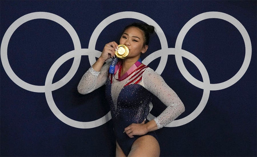 Lee con su medalla de oro