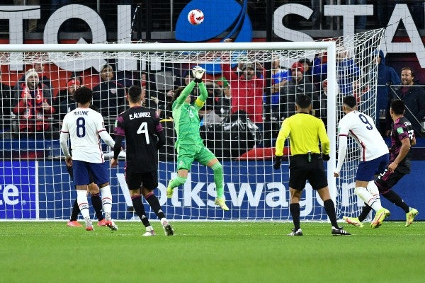 Estados Unidos en el arco del mexicano Guillermo Ochoa