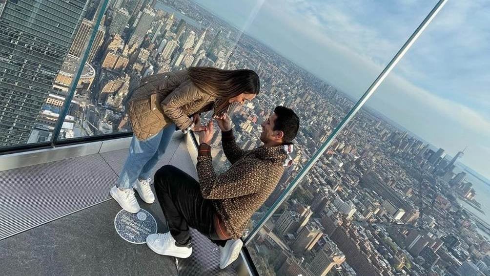 Luis Cessa le propone matrimonio a Nancy Arreola en Nueva York