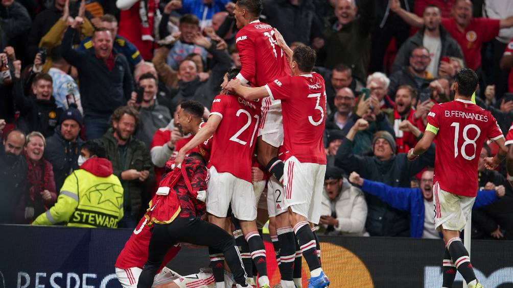 Los jugadores del Manchester United festejando el gol