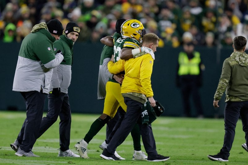 Aaron Jones sale lesionado ante Seahawks