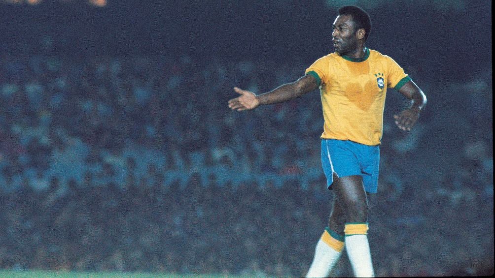 Pelé durante un partido con la Selección de Brasil