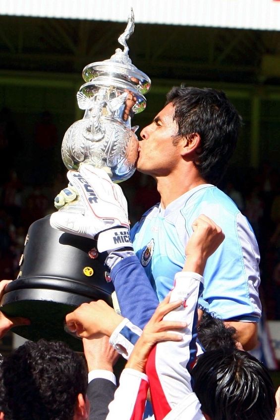 Oswaldo Campeón con Chivas en el Apertura 2006
