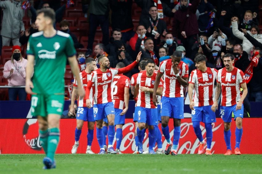 Jugadores del Atlético festejando el gol de Felipe Montero