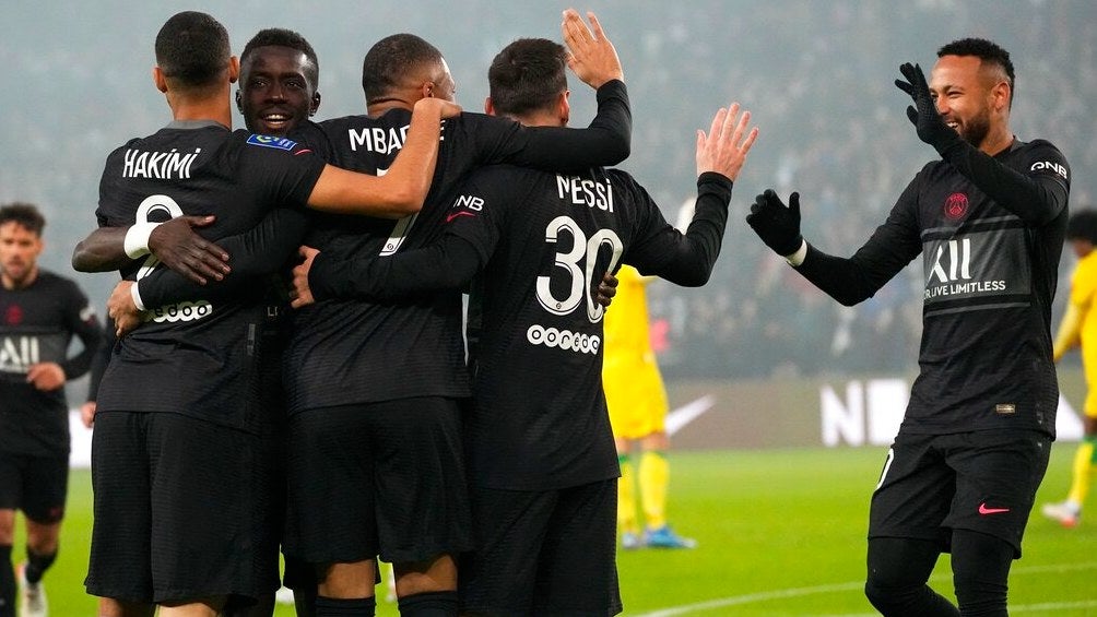 PSG celebrando gol ante Nantes en la Ligue 1