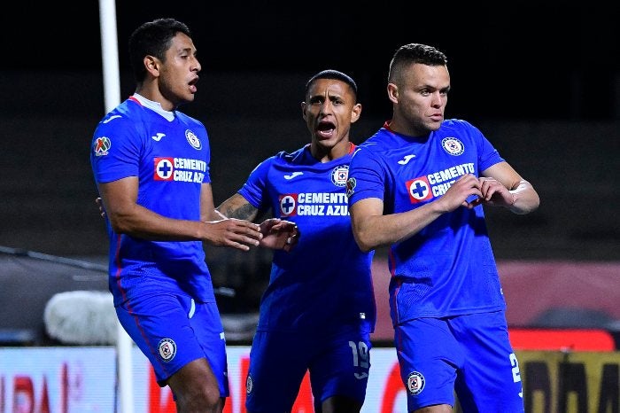 Romo, Yotún y Cabecita Rodríguez con Cruz Azul