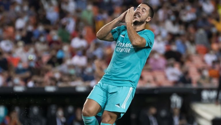 Eden Hazard lamentándose durante un partido con el Real Madrid