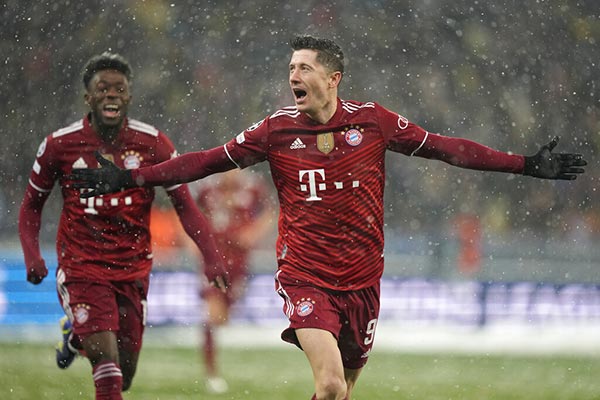 Lewandowski festeja el 1-0 para Bayern 