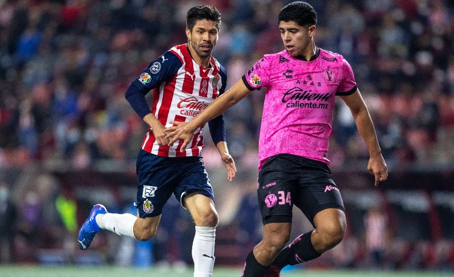 Peralta en juego con Chivas