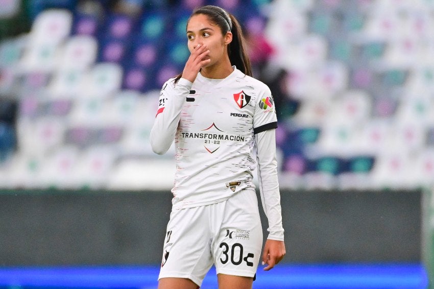 Alisson González en un partido de la Selección Mexicana