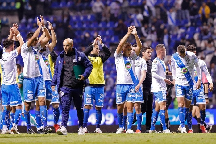 Jugadores de Puebla en festejo