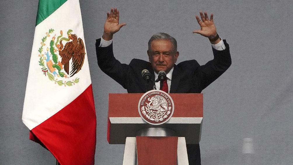 AMLO durante su tercer informe de gobierno en el Zócalo de la CDMX