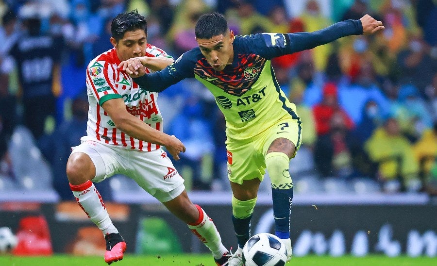 Leo Suárez en partido ante Necaxa