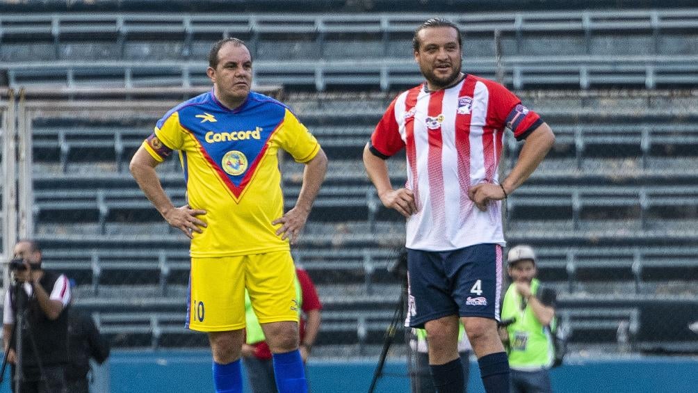 Cuauhtémoc Blanco jugando partido de 'Leyendas' ante Chivas