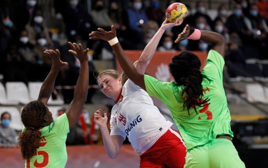 Camerún vs Polonia en Balonmano