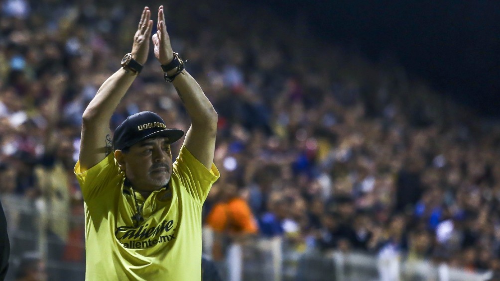 Diego Armando Maradona dirigiendo a Dorados en el Ascenso MX