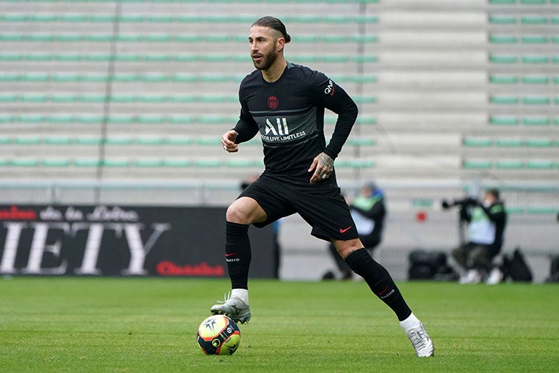 Sergio Ramos durante su debut con el PSG