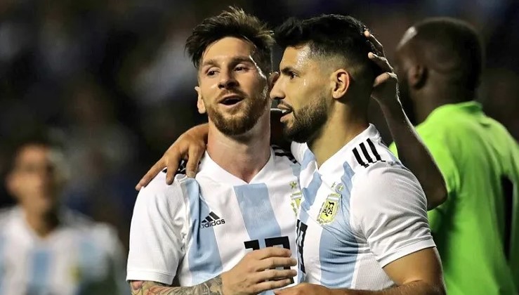 Messi y Agüero, en festejo de gol