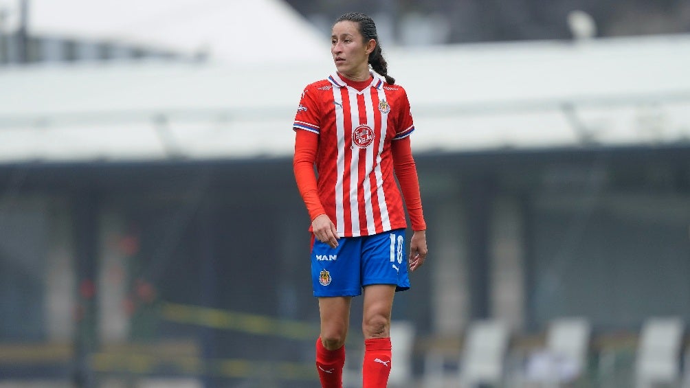 Tania Morales jugando con Chivas en la Liga MX Femenil