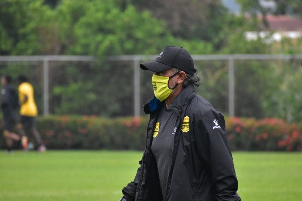 Raúl "Potro" Gutiérrez durante entrenamiento de Los Búhos