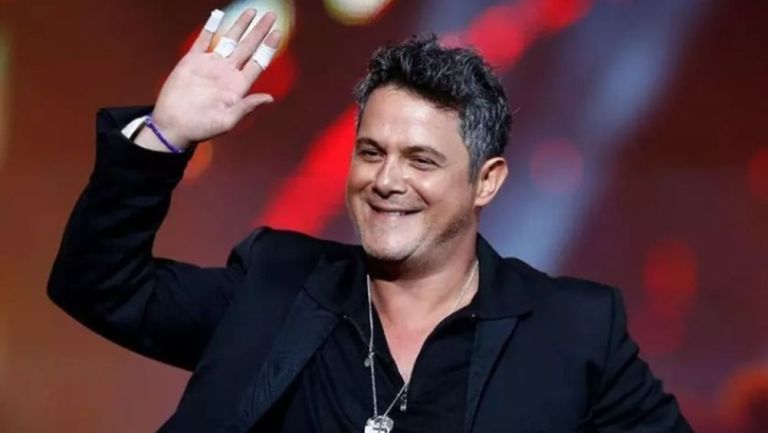 Alejandro Sanz en una premiación 