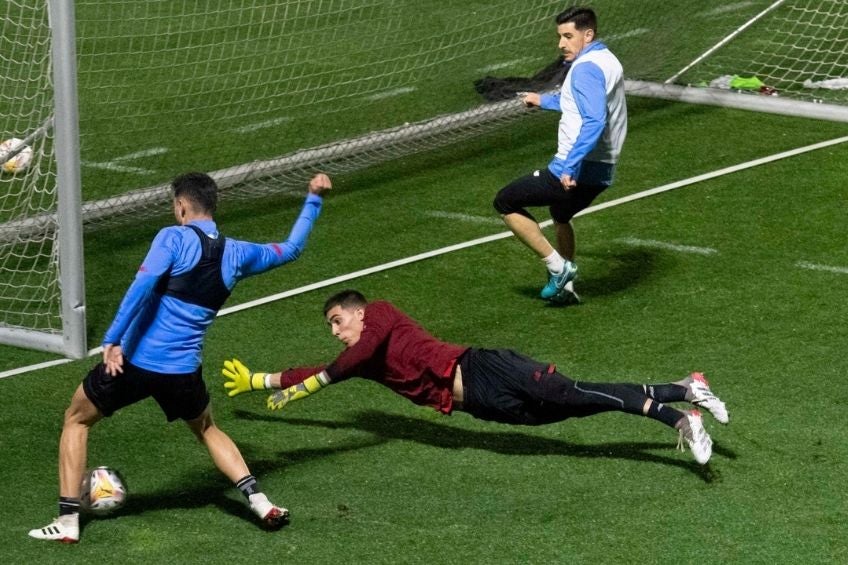 Alex Padilla entrenando de cara al duelo frente al Real Madrid