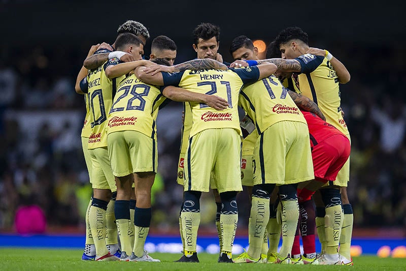 Jugadores de América previo a un duelo en Liga MX