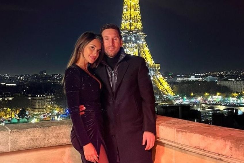 Leo Messi y Antonela disfrutando París