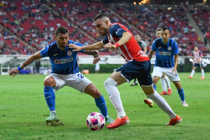 Mayorga con Chivas ante Cruz Azul