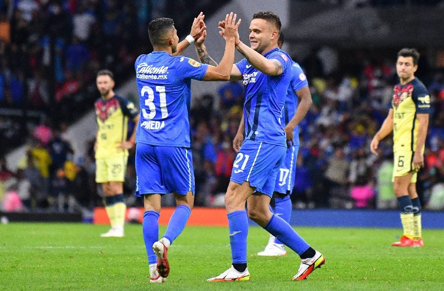 Cabecita celebra gol ante América