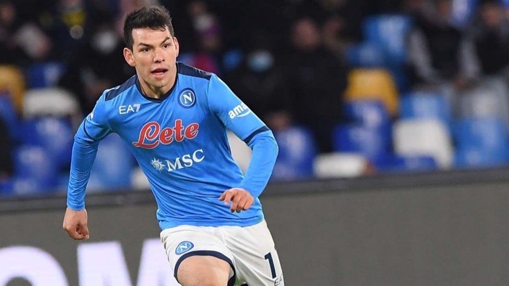 Chucky Lozano en acción con Napoli 