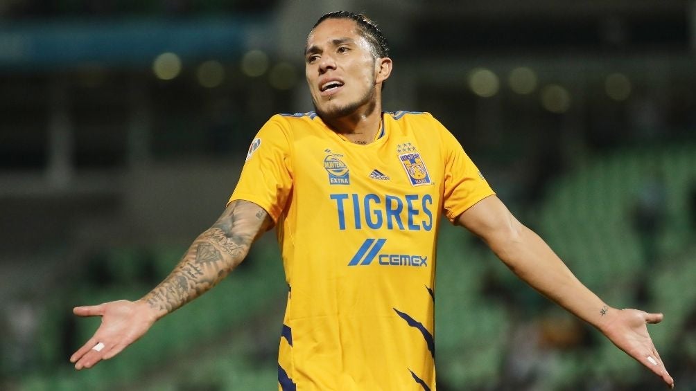 Carlos Salcedo entre los contagiados de Tigres