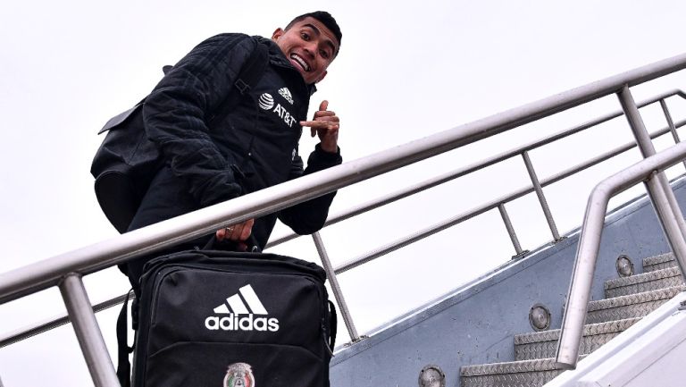 Orbelín Pineda en viaje con la Selección Mexicana