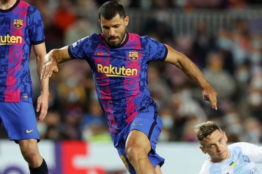 Agüero jugando con el Barcelona