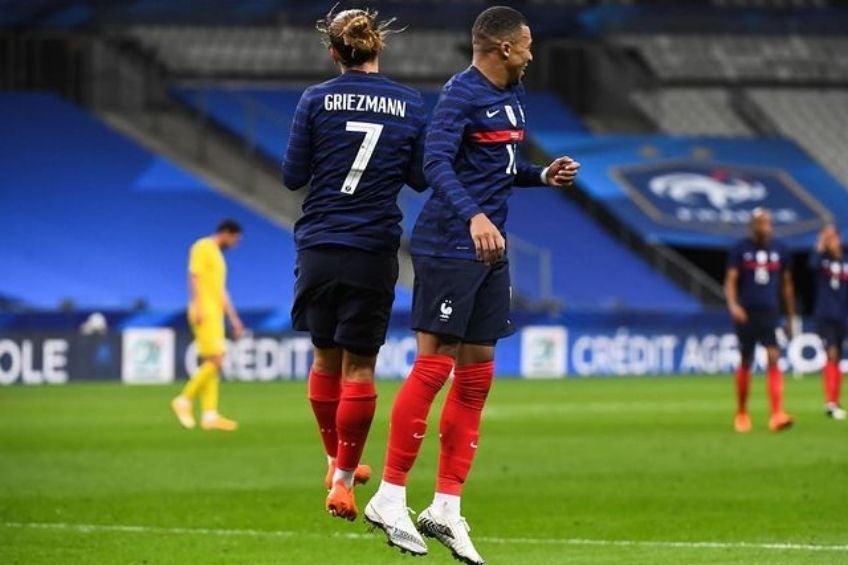 Griezmann y Mbappé jugando con la Selección de Francia