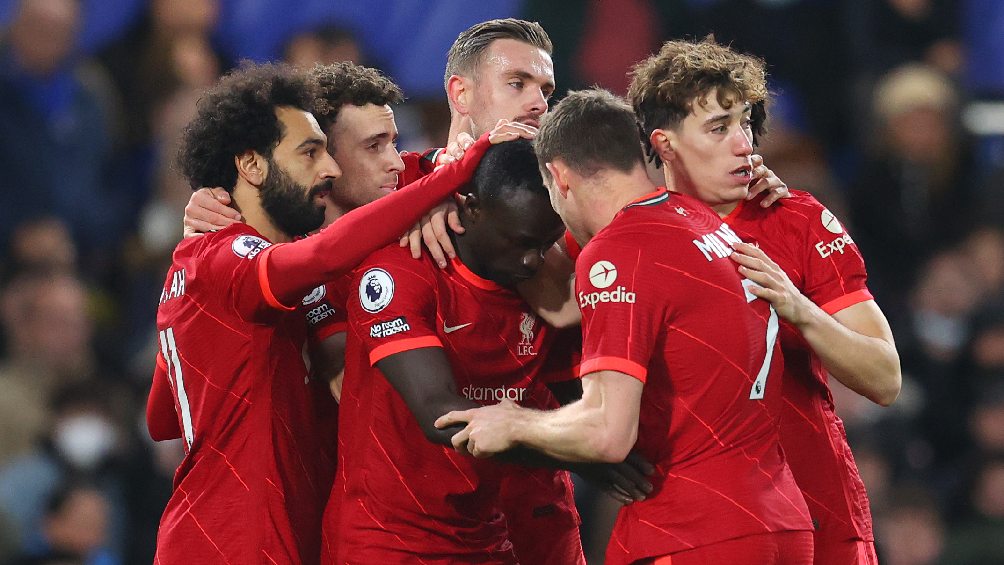 Jugadores del Liverpool celebrando gol en la Premier League