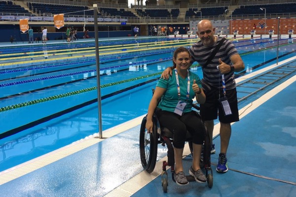 Nely Miranda, nadadora paralímpica mexicana
