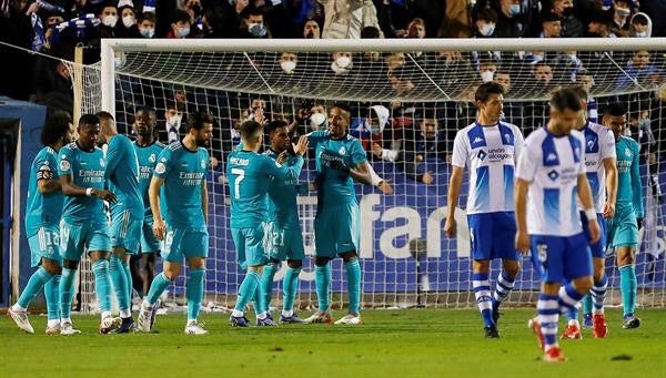 Jugadores del Real Madrid celebrando un gol 