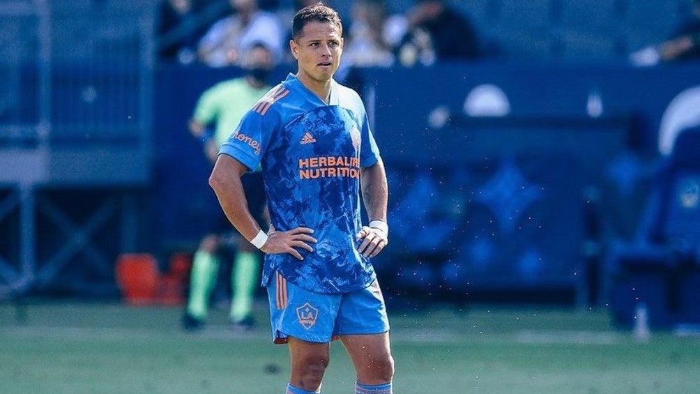 Chicharito Hernández jugando partido de la MLS con LA Galaxy