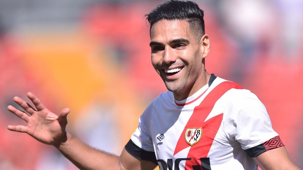 Radamel Falcao jugando partido con el Rayo Vallecano en LaLiga